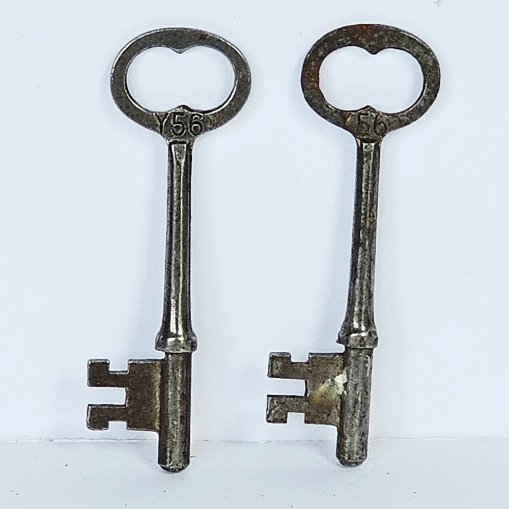 Vintage Pair Heart Bow Barrel Skeleton Keys Y56 Stamped Antique Hardware Decor